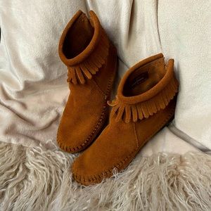 Girls Minnetonka moccasin booties